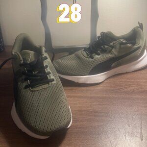 Puma- Flyer Runner trainers Dark Olive-Black